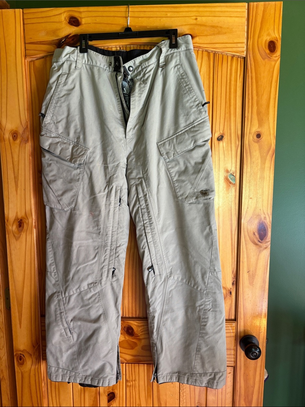 Light Gray Men's Snow Pants with Multiple Pockets